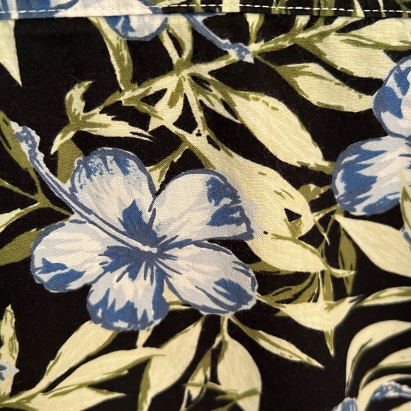 TOMMY HILFIGER HAWAIIAN BLUE/GREEN AND BLACK SHORT SLEEVE SHIRT - Picture 2 of 6